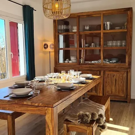 Prázdninový dům Maison Familiale 5 Chambres, Jardin Avec Barbecue, Parking *